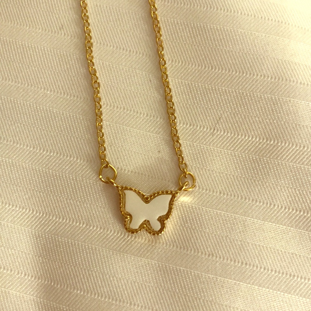 🦋White butterfly on gold chain🦋